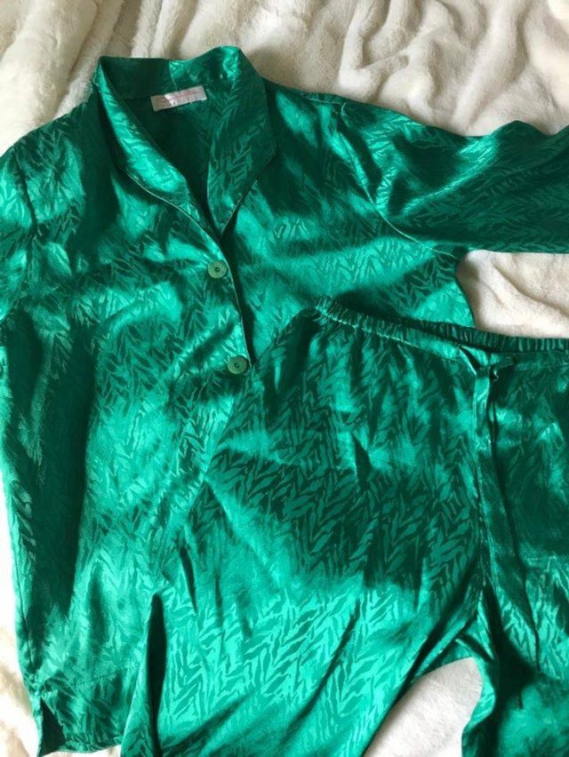 Cheap Thrift Store Treasures (26 pics)