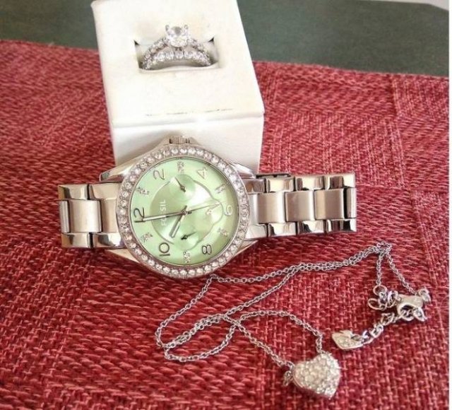 Cheap Thrift Store Treasures (26 pics)
