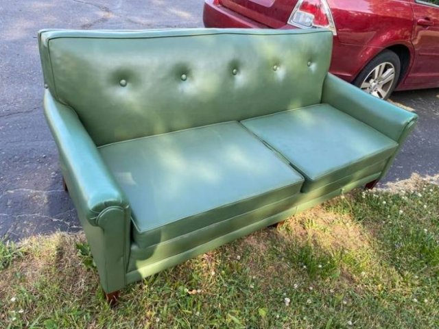 Cheap Thrift Store Treasures (26 pics)