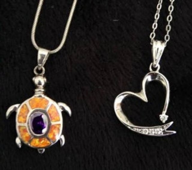 Cheap Thrift Store Treasures (26 pics)