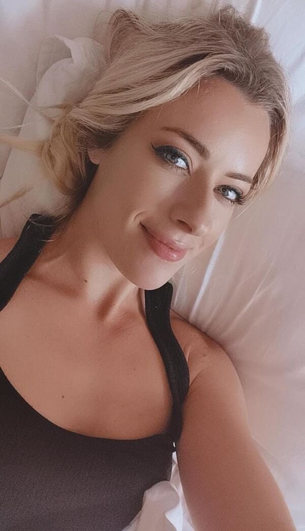 Hot Girls (98 pics)