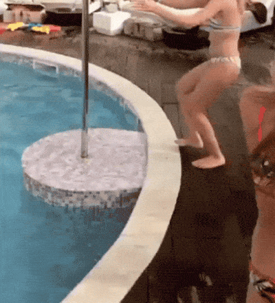 Pole Dance Went Wrong (16 gifs)