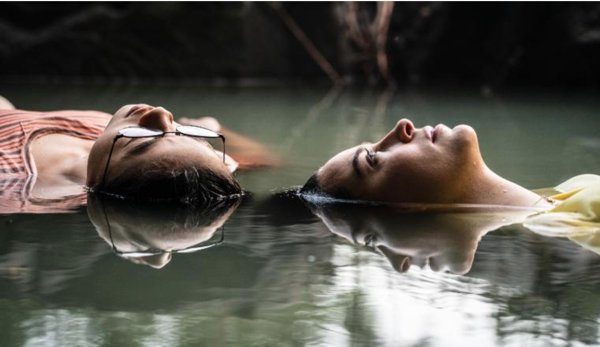 Romantic Movie Scenes (19 pics)
