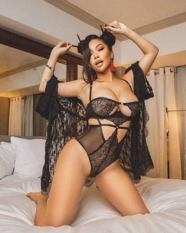 Girls In Lace And Fishnet (45 pics)