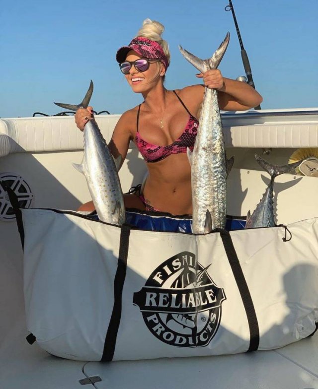 Fishing Queen: Michelle Dalton (25 pics)