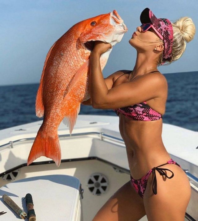 Fishing Queen: Michelle Dalton (25 pics)