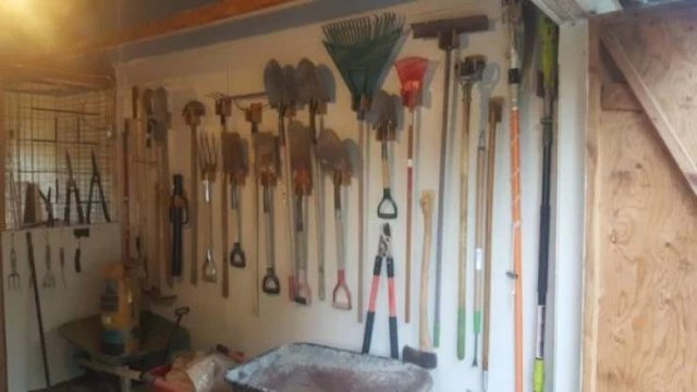 People Show Photos Of Their Garages (25 pics)