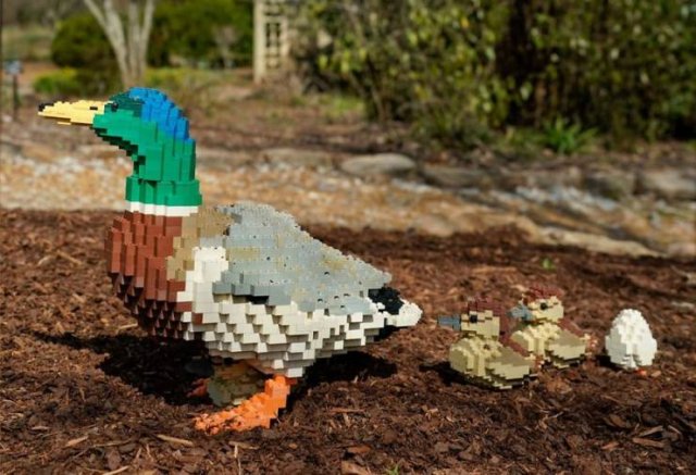 The San Antonio Zoo Replaced Real Animals With LEGO Copies (27 pics)