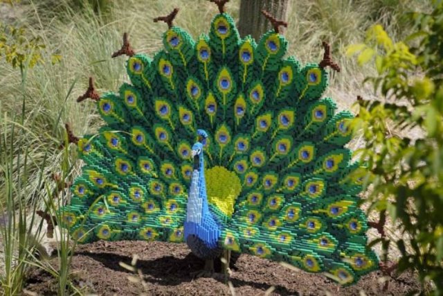 The San Antonio Zoo Replaced Real Animals With LEGO Copies (27 pics)