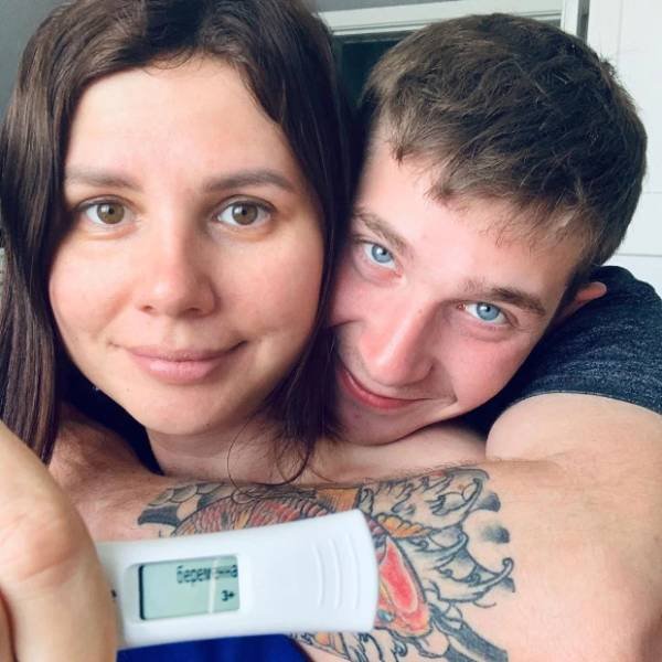 35-Year Old Stepmom Marries Her 20-Year-Old Stepson (14 pics)