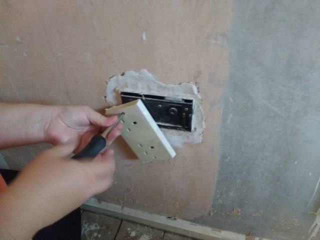 People Share Surprises They Found Inside Properties For Sale (19 pics)