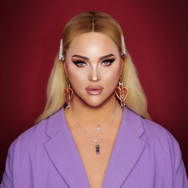Makeup Transformations By Alexis Stone (51 pics) Makeup Transformations By Alexis Stone (51 pics)