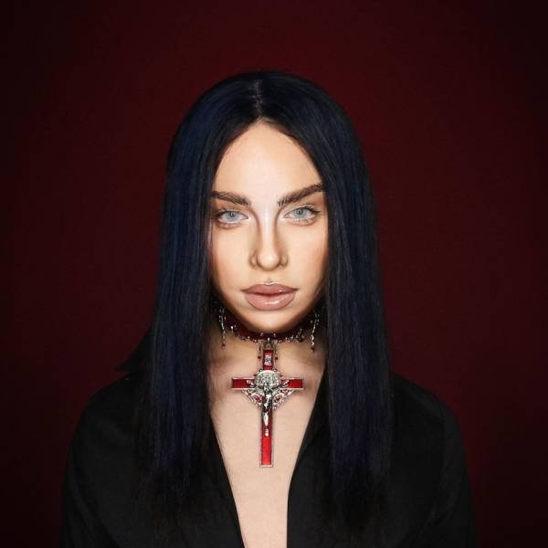 Makeup Transformations By Alexis Stone (51 pics) Makeup Transformations By Alexis Stone (51 pics)