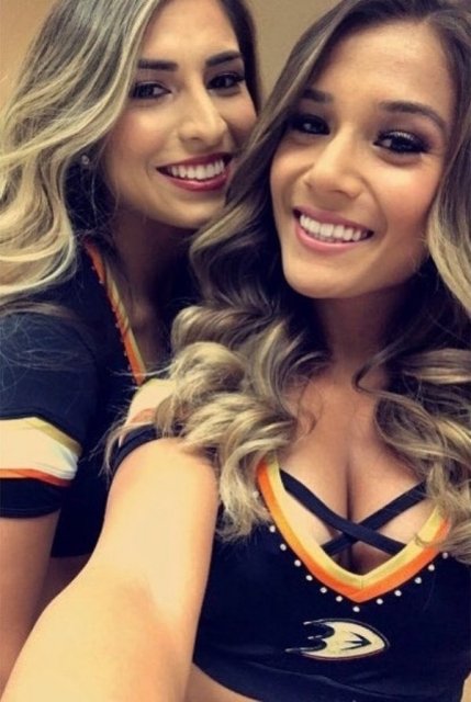 Sport Fan Girls (30 pics)