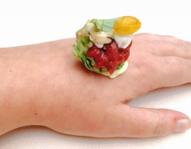 Weird Ways Restaurants Serve Food (17 pics)