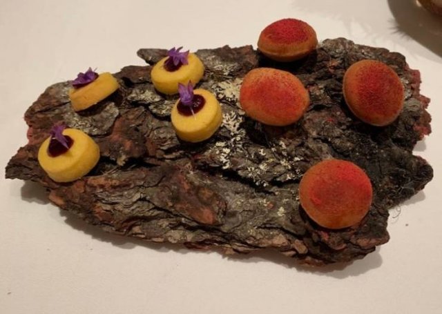 Weird Ways Restaurants Serve Food (17 pics) Weird Ways Restaurants Serve Food (17 pics)