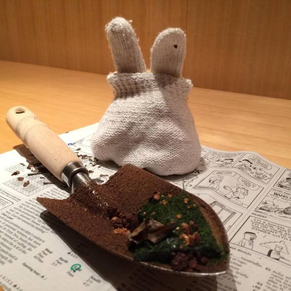Weird Ways Restaurants Serve Food (17 pics) Weird Ways Restaurants Serve Food (17 pics)