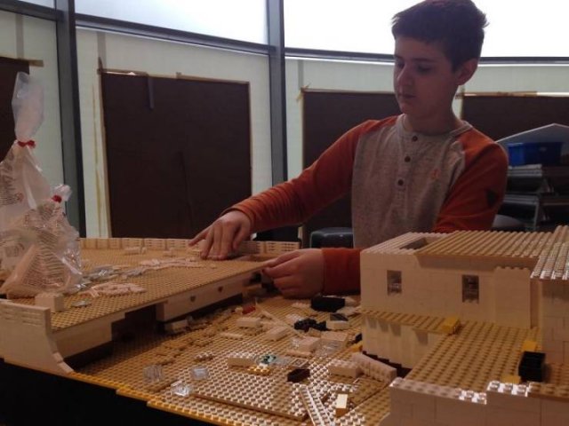 The World's Largest Titanic LEGO Model Built From 56 Thousand Bricks (25 pics)