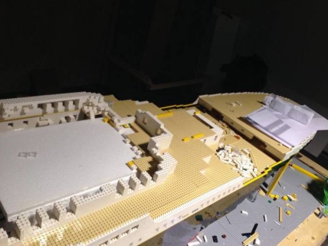 The World's Largest Titanic LEGO Model Built From 56 Thousand Bricks (25 pics)