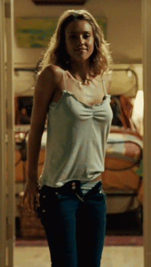 Hot Actresses In Bad Movies (18 pics)