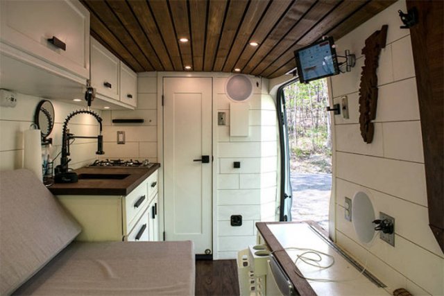 Van Life (25 pics)