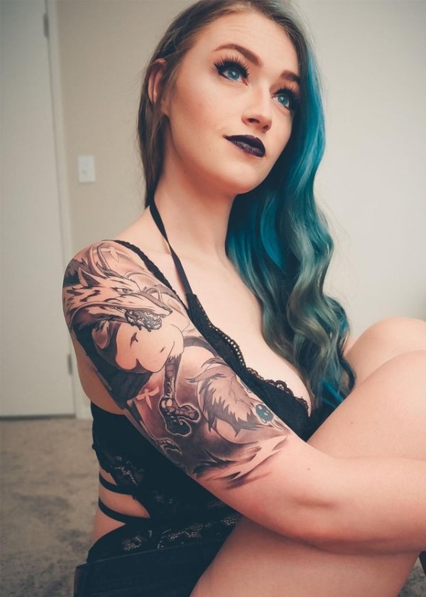 Girls With Dyed Hair (38 pics)