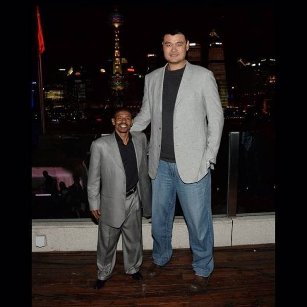 Giant People (24 pics)