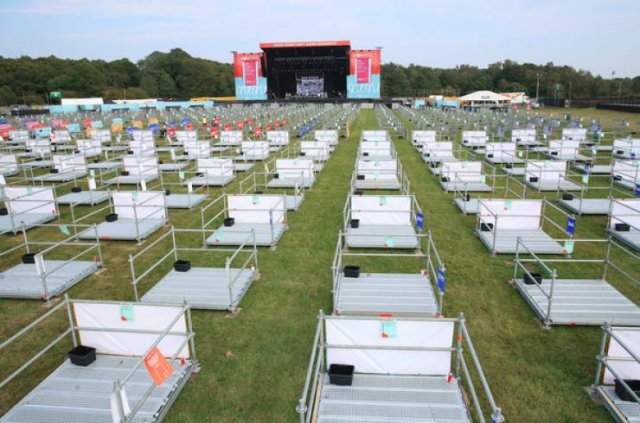 First Socially Distanced Concert In The World (10 pics)