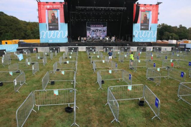 First Socially Distanced Concert In The World (10 pics)
