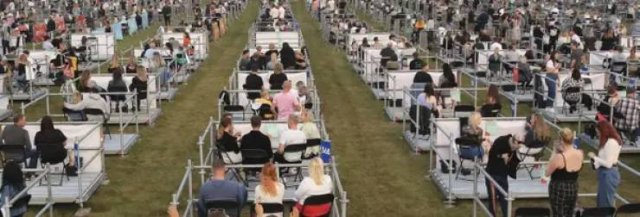 First Socially Distanced Concert In The World (10 pics)