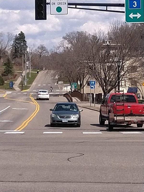 People Doing Stupid Things (30 pics)