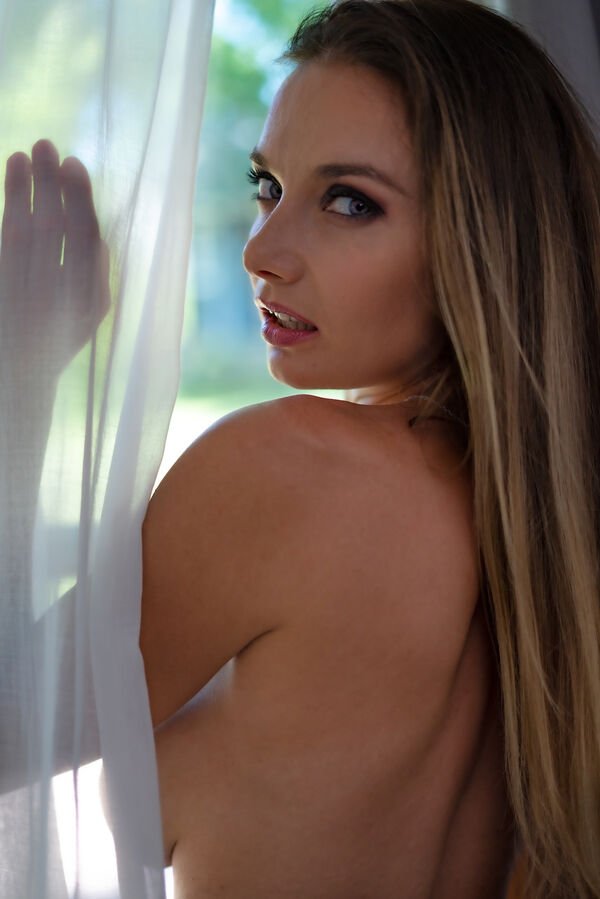 Side View (29 pics)