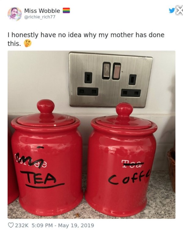 People Doing Stupid Things (30 pics)