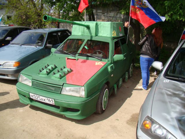 Russians And Their Tanks-Cars (24 pics)