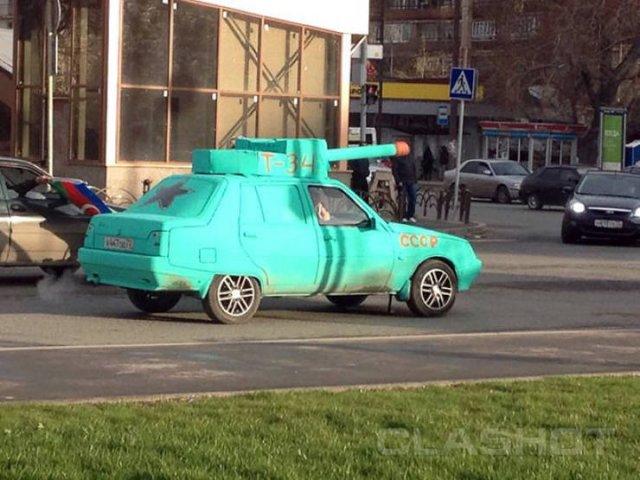 Russians And Their Tanks-Cars (24 pics)