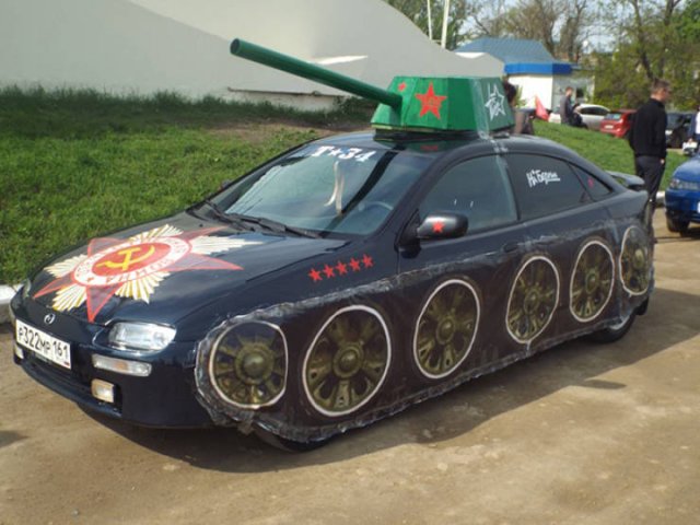 Russians And Their Tanks-Cars (24 pics)