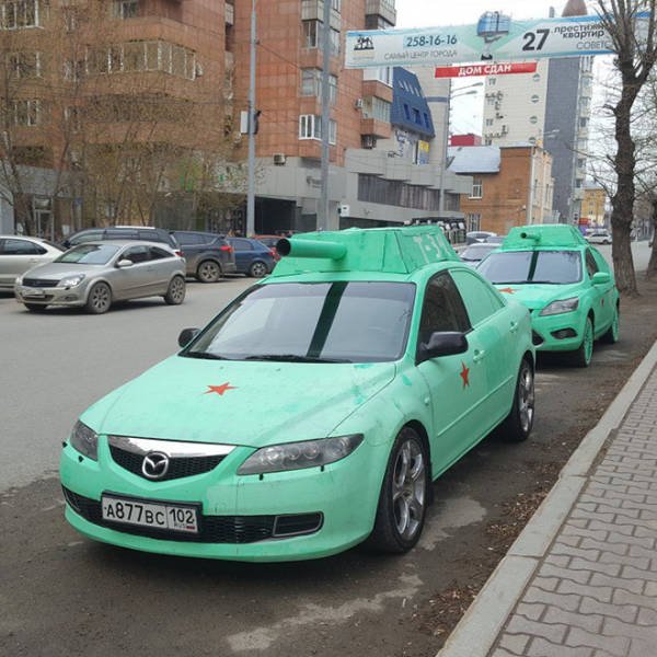 Russians And Their Tanks-Cars (24 pics)