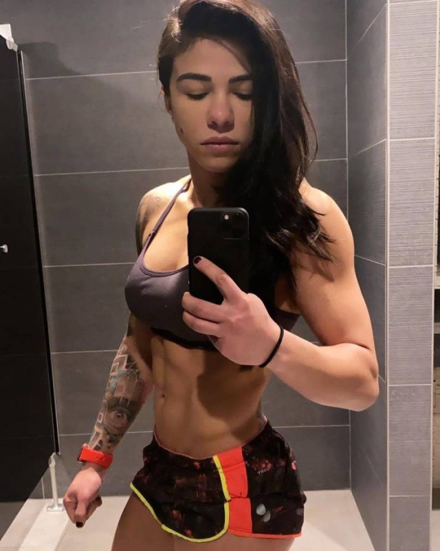 MMA Girls (43 pics)