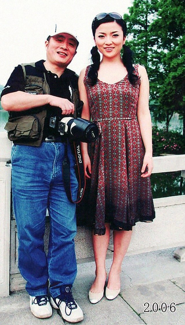 Dad And Daughter Take The Same Photo During 40 Years (41 pics)