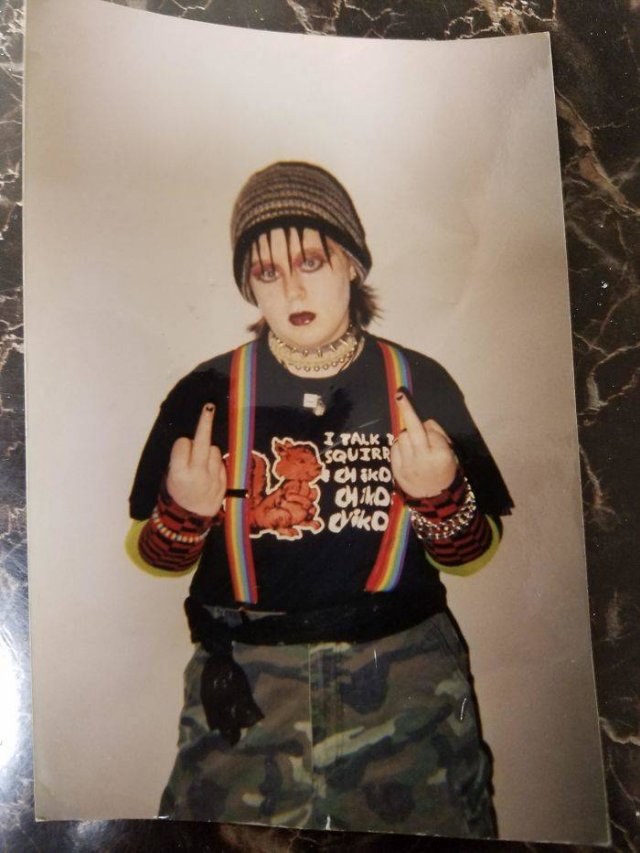 Photos We'd Like To Forget (49 pics)