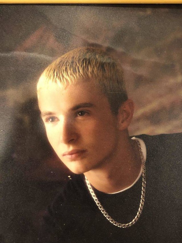 Photos We'd Like To Forget (49 pics)