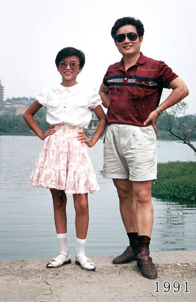 Dad And Daughter Take The Same Photo During 40 Years (41 pics) Dad And Daughter Take The Same Photo During 40 Years (41 pics)
