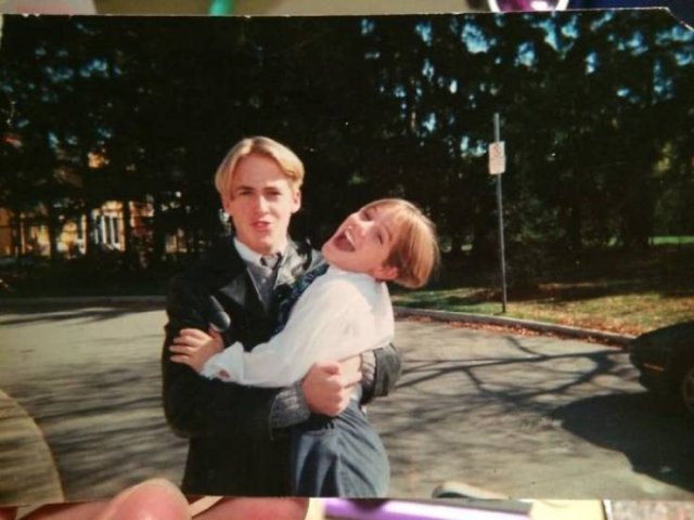 Photos We'd Like To Forget (49 pics)