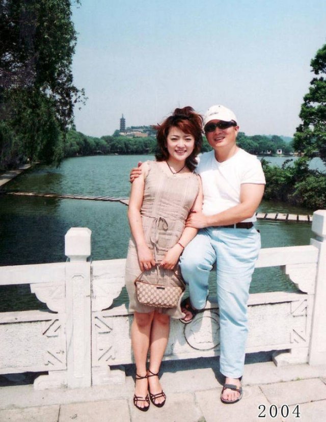 Dad And Daughter Take The Same Photo During 40 Years (41 pics)