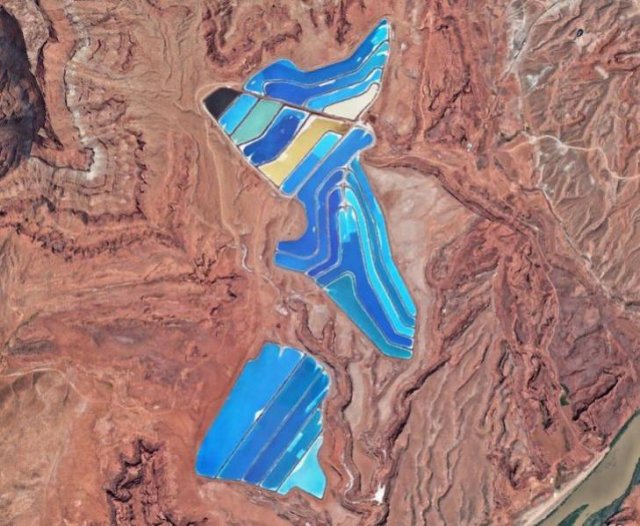 Interesting Places Found Via 'Google Earth' (15 pics)