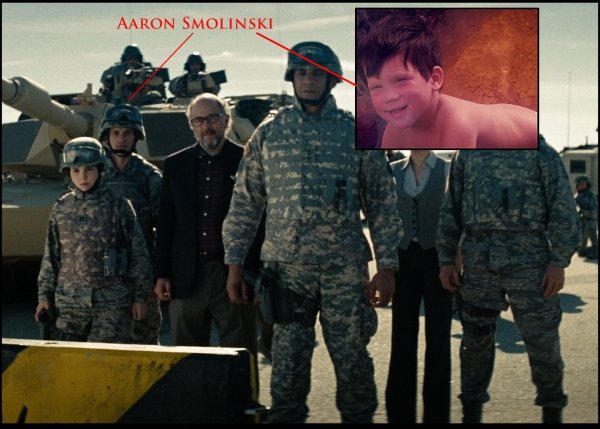 Hidden Movie Details (16 pics)