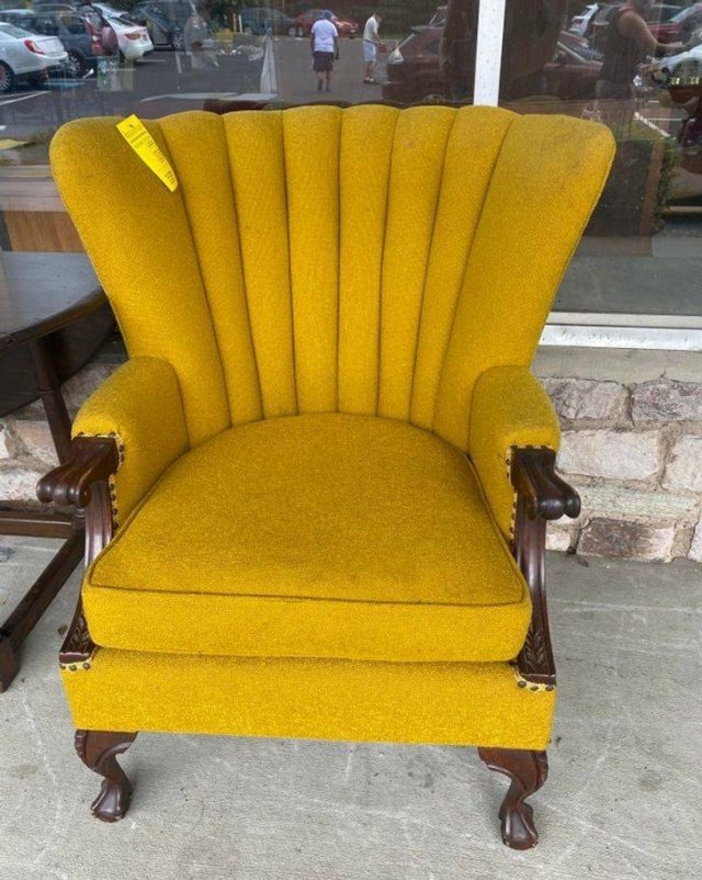 Thrift Shop Treasures (17 pics) Thrift Shop Treasures (17 pics)