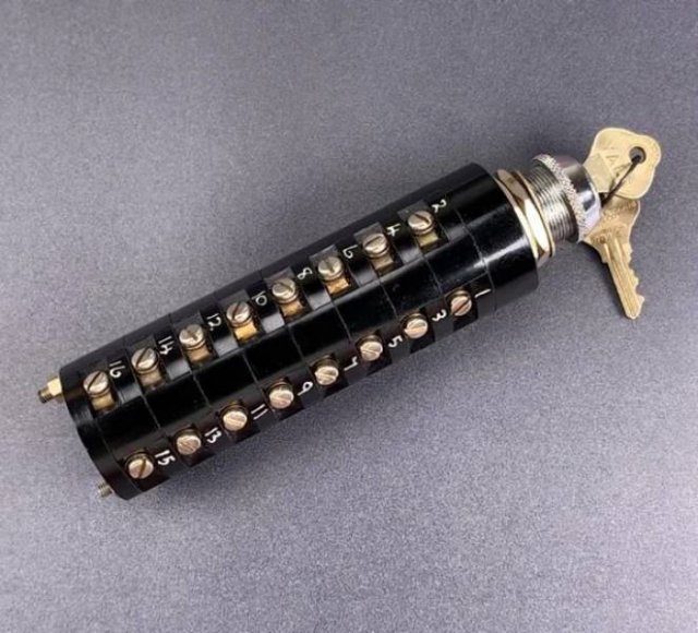 What Are These Things For? (23 pics)