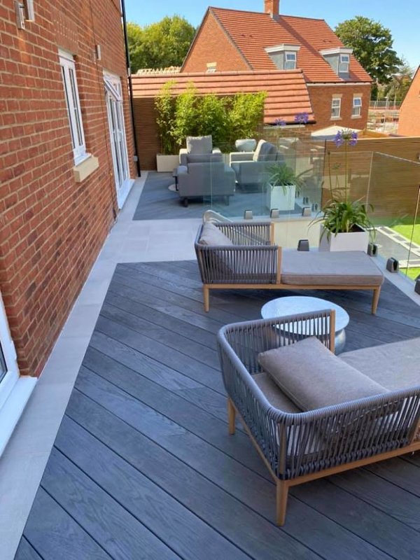 Barren Backyard Transformation (14 pics)