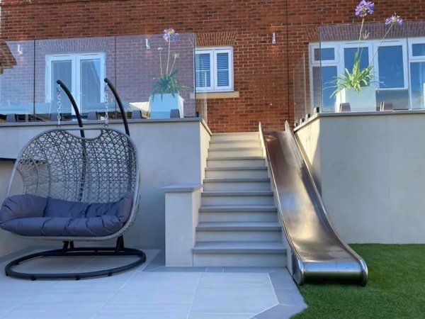 Barren Backyard Transformation (14 pics)